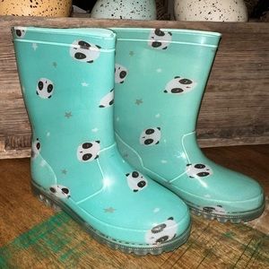 Toddler SZ. 12 Girls rain boots. NWT.